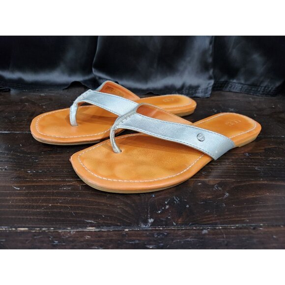 EUC Ugg Toulumne Silver Flat Thong Sandals/Sz. 8 - Picture 1 of 9